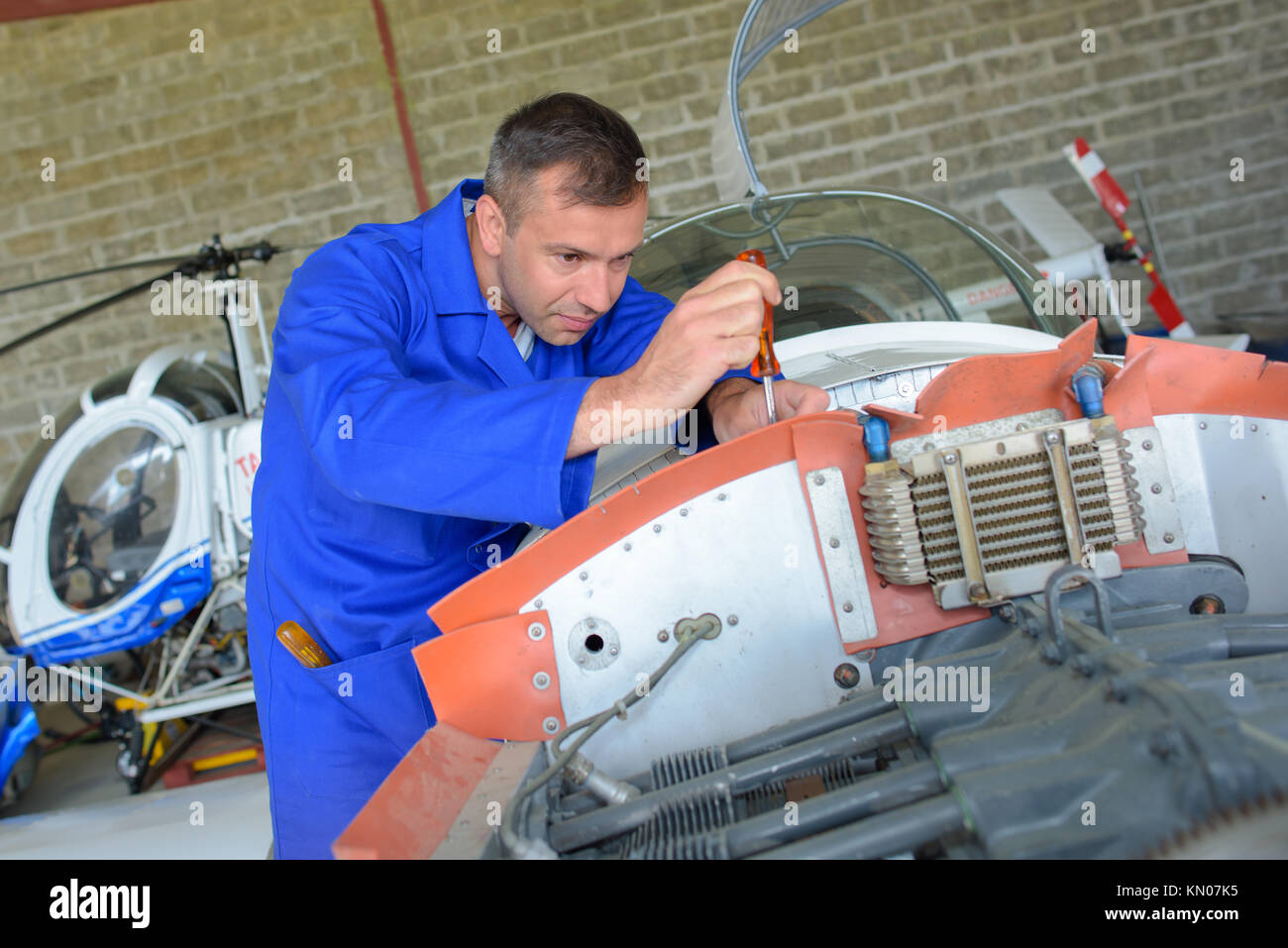 aircraft engine assembler Stock Photo Alamy