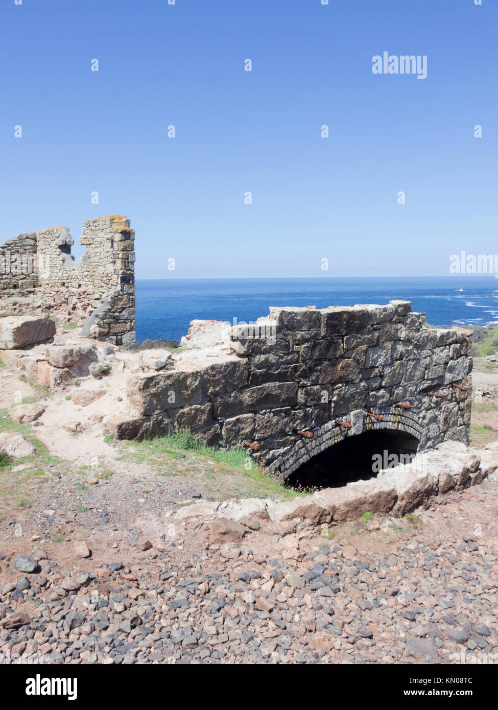 Levant Tin Mine Arsenic Works, Trewellard Bottoms, Pendeen, Cornwall, England, UK in June Stock Photo
