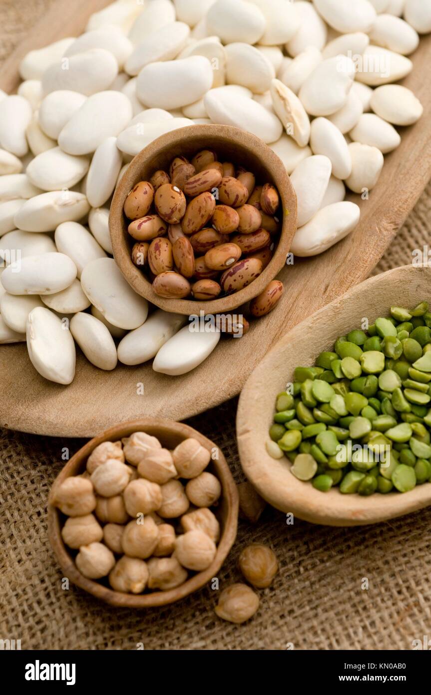whole grain: beans,lentils and chickpeas Stock Photo - Alamy