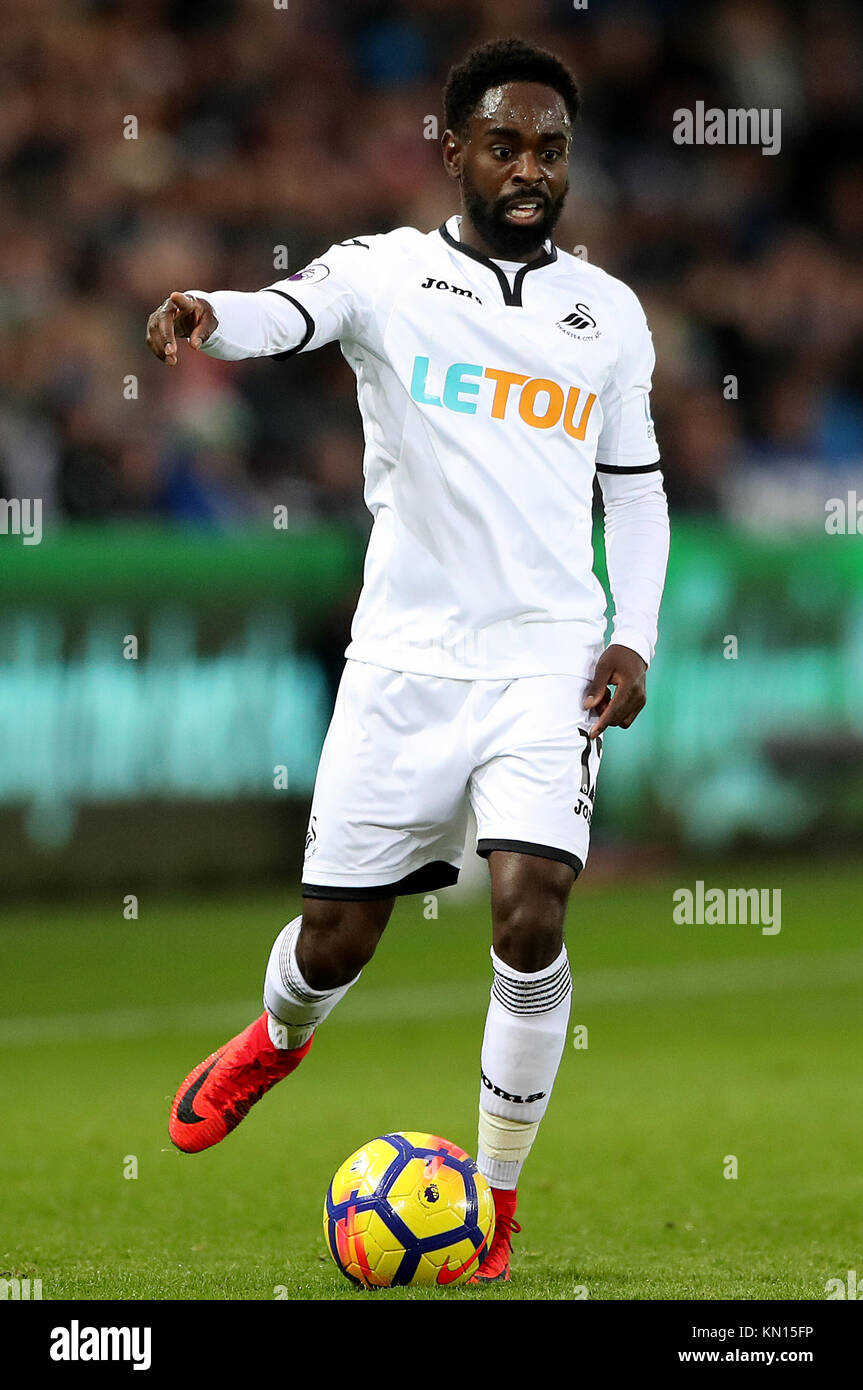 Swansea City's Nathan Dyer during the Premier League match at the Liberty Stadium, Swansea. PRESS ASSOCIATION Photo. Picture date: Saturday December 9, 2017. See PA story SOCCER Swansea. Photo credit should read: Nick Potts/PA Wire. RESTRICTIONS: No use with unauthorised audio, video, data, fixture lists, club/league logos or 'live' services. Online in-match use limited to 75 images, no video emulation. No use in betting, games or single club/league/player publications. Stock Photo