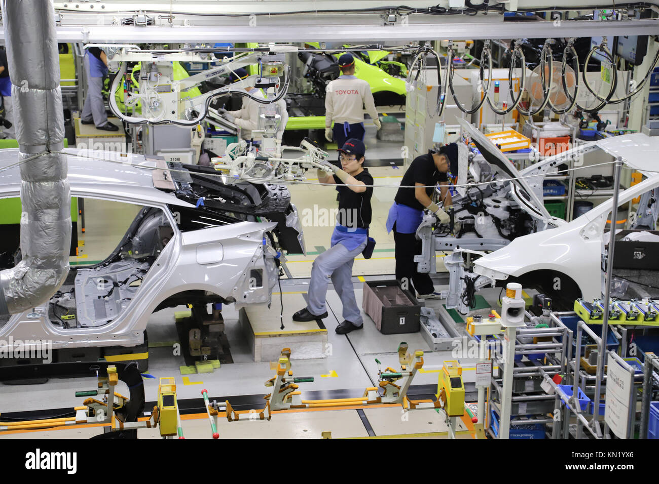 Friday 8th Dec 17 December 8 17 Toyota Japan Workers Of Japanese Automobile Giant Toyota Motor Assemble Auto Parts To Hybrid Vehicles Prius At The Company S Tsutsumi Plant In Toyota City Friday 8th Dec 17 December 8 17 Toyota Japan Workers Of Japanese Automobile Giant Toyota Motor Assemble Auto Parts To Hybrid Vehicles Prius At The Company S Tsutsumi Plant In Toyota City