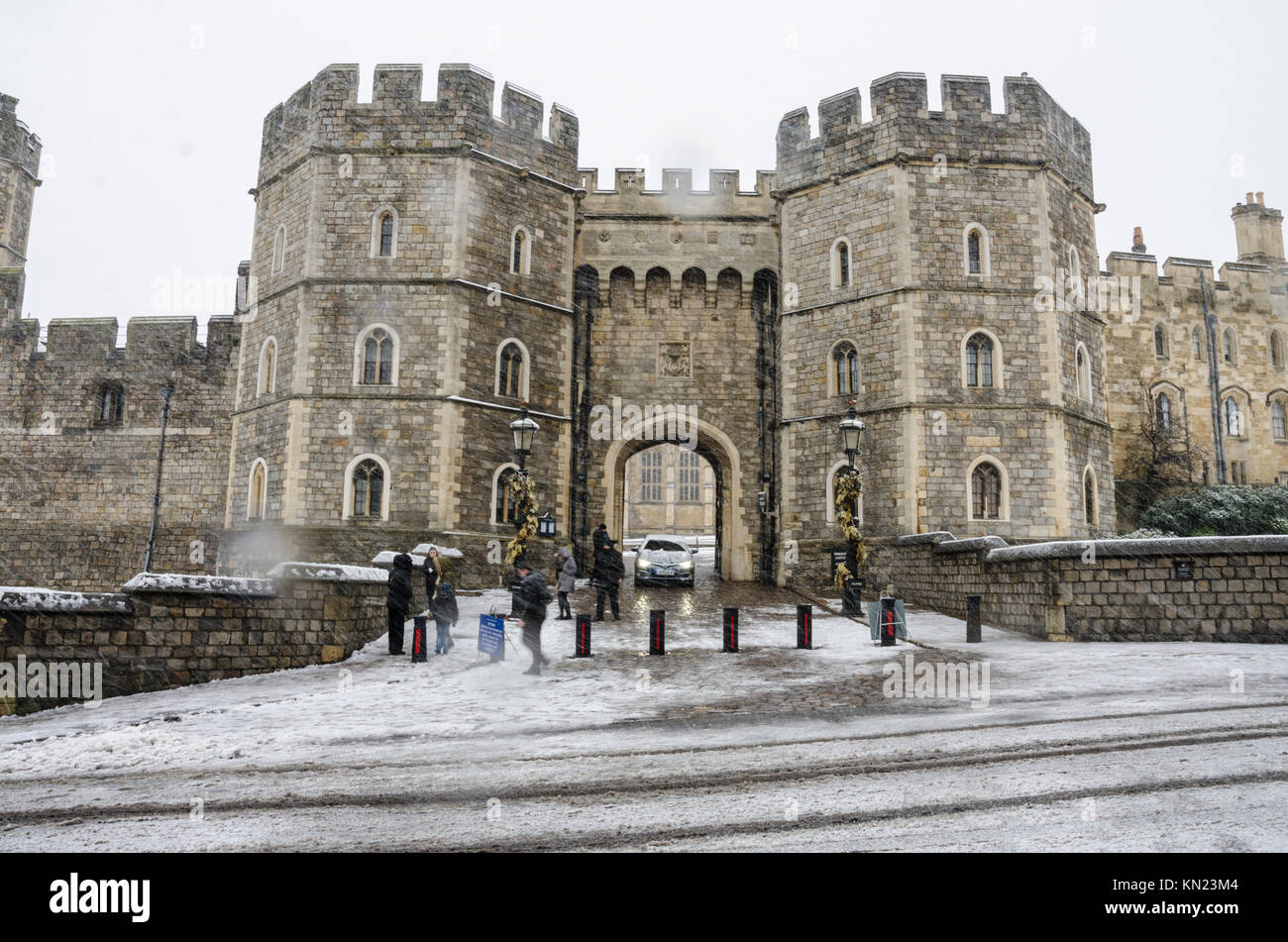 Windsor Castle pictured in the snow in December 2017 Stock Photo Alamy