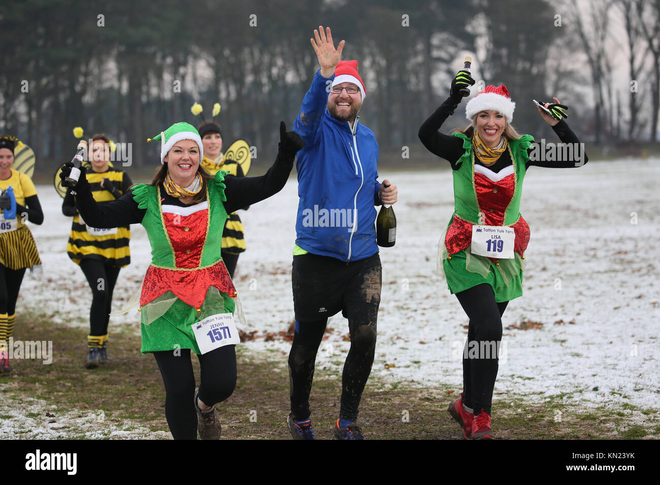 Knutsford, UK. 10th Dec, 2017. Running the Yule Yomp 10k run with