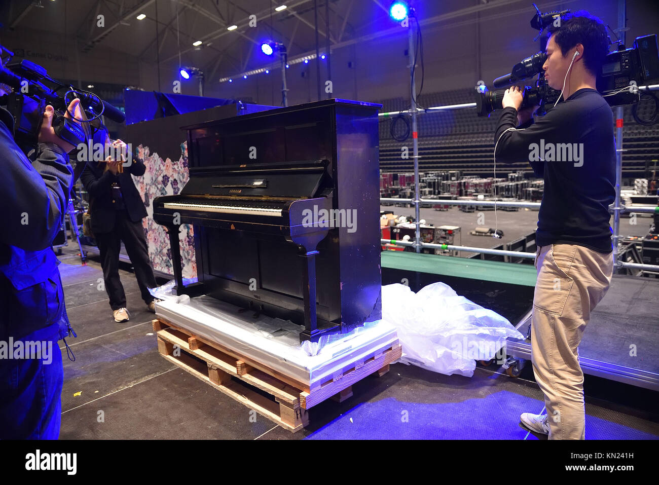Oslo, Norway. 09th Dec, 2017. A piano which has survived the Hiroshima nuclear explosion has been unpacked in Norway, and it will be played at the Nobel Peace Prize Concert this year. It is one of the six pianos which survived the atomic bombings of Hiroshima and Nagasaki in August 1945. 9th Dec, 2017. The 2017 Nobel Peace Prize has been awarded to the International Campaign to Abolish Nuclear Weapons (ICAN), and this piano is a reminder of the catastrophic humanitarian consequences of the use of nuclear weapons Credit: C) ImagesLive/ZUMA Wire/Alamy Live News Credit: ZUMA Press, Inc./Alamy Liv Stock Photo