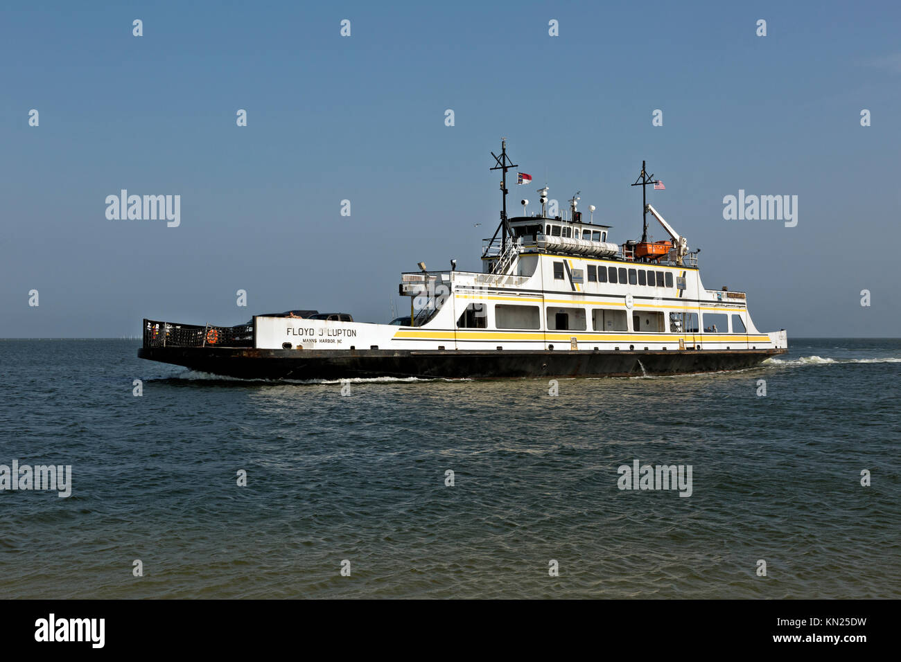 NC01049-00...NORTH CAROLINA - Ocracoke to Hatteras ferry on Pamlico Sound coming into the Ocracoke Island terminal. Stock Photo