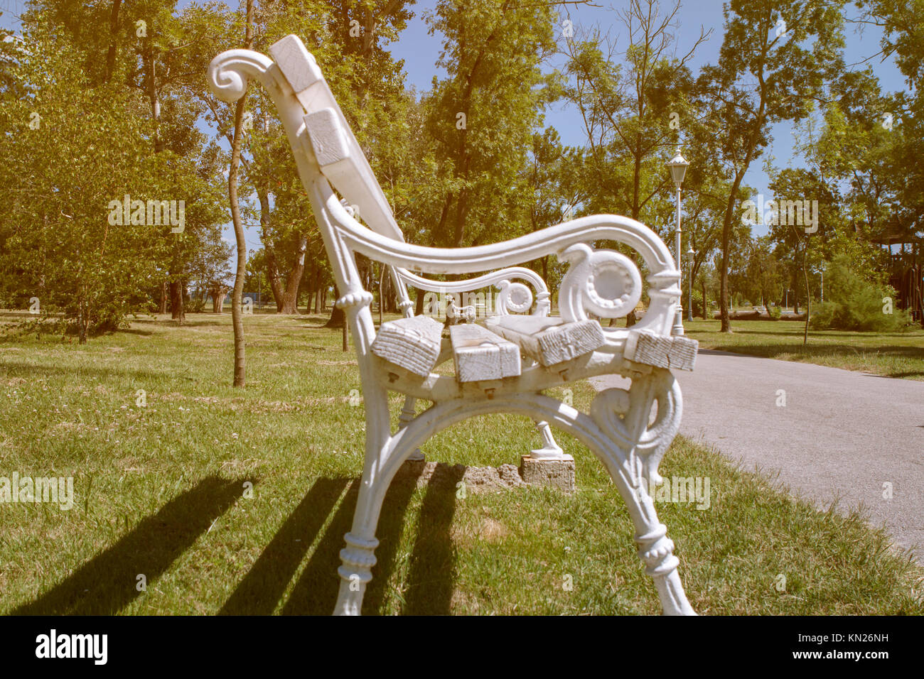Cast Iron Benches High Resolution Stock Photography and Images - Alamy