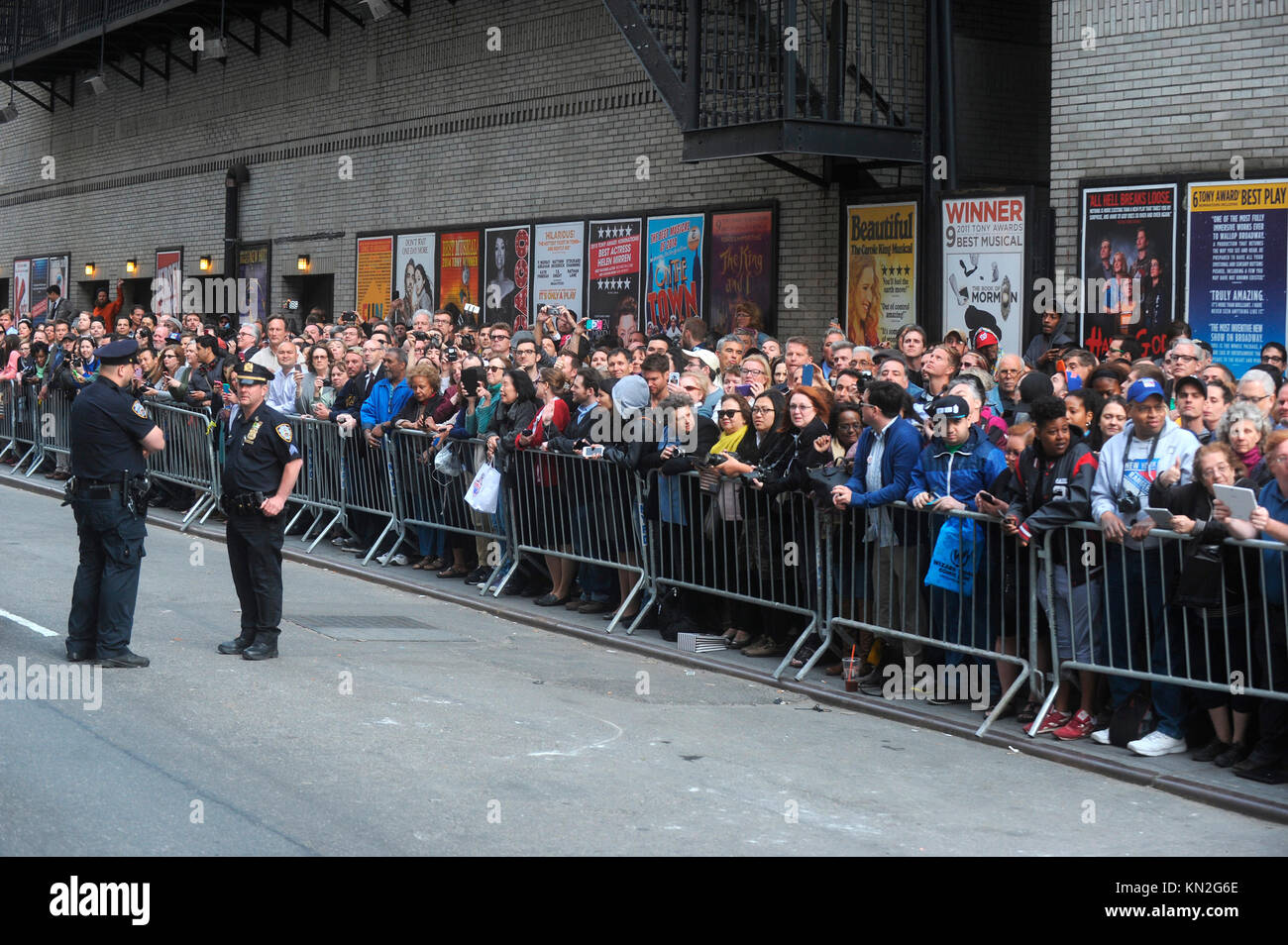 NEW YORK, NY MAY 20 Alec Baldwin arrives for the final episode of