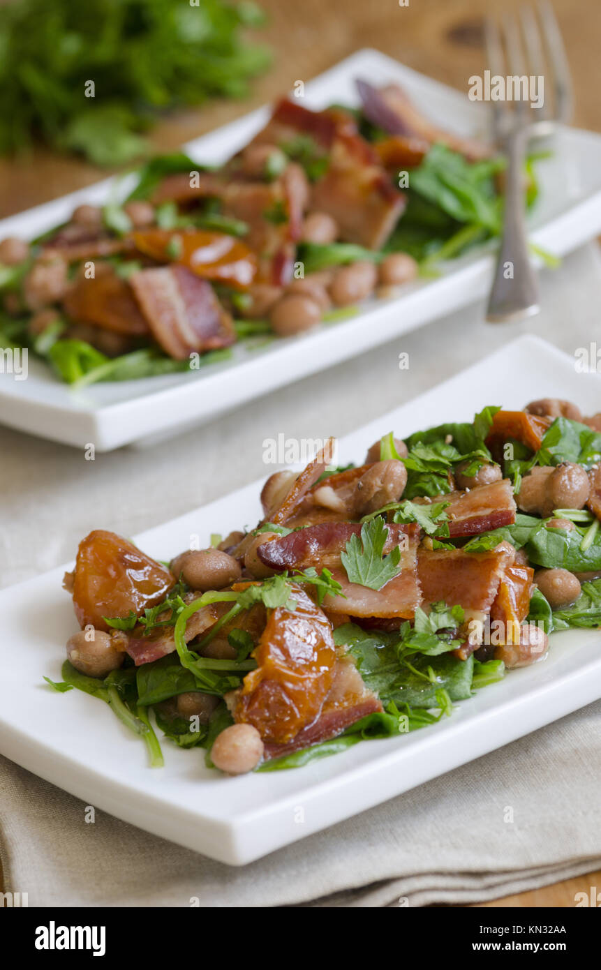 Spinach, bacon and white bean salad Stock Photo Alamy