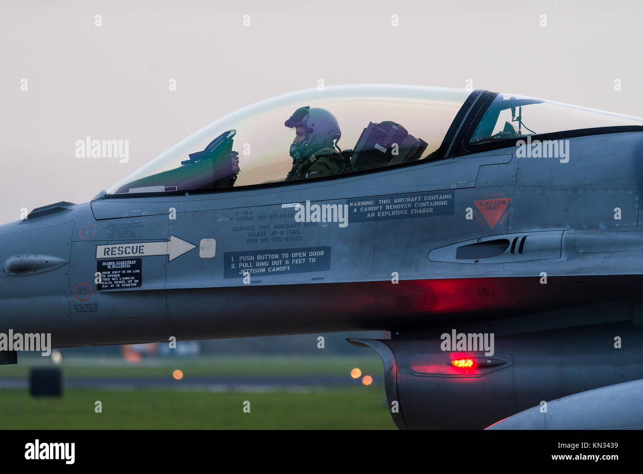 F 16 cockpit hi-res stock photography and images - Alamy