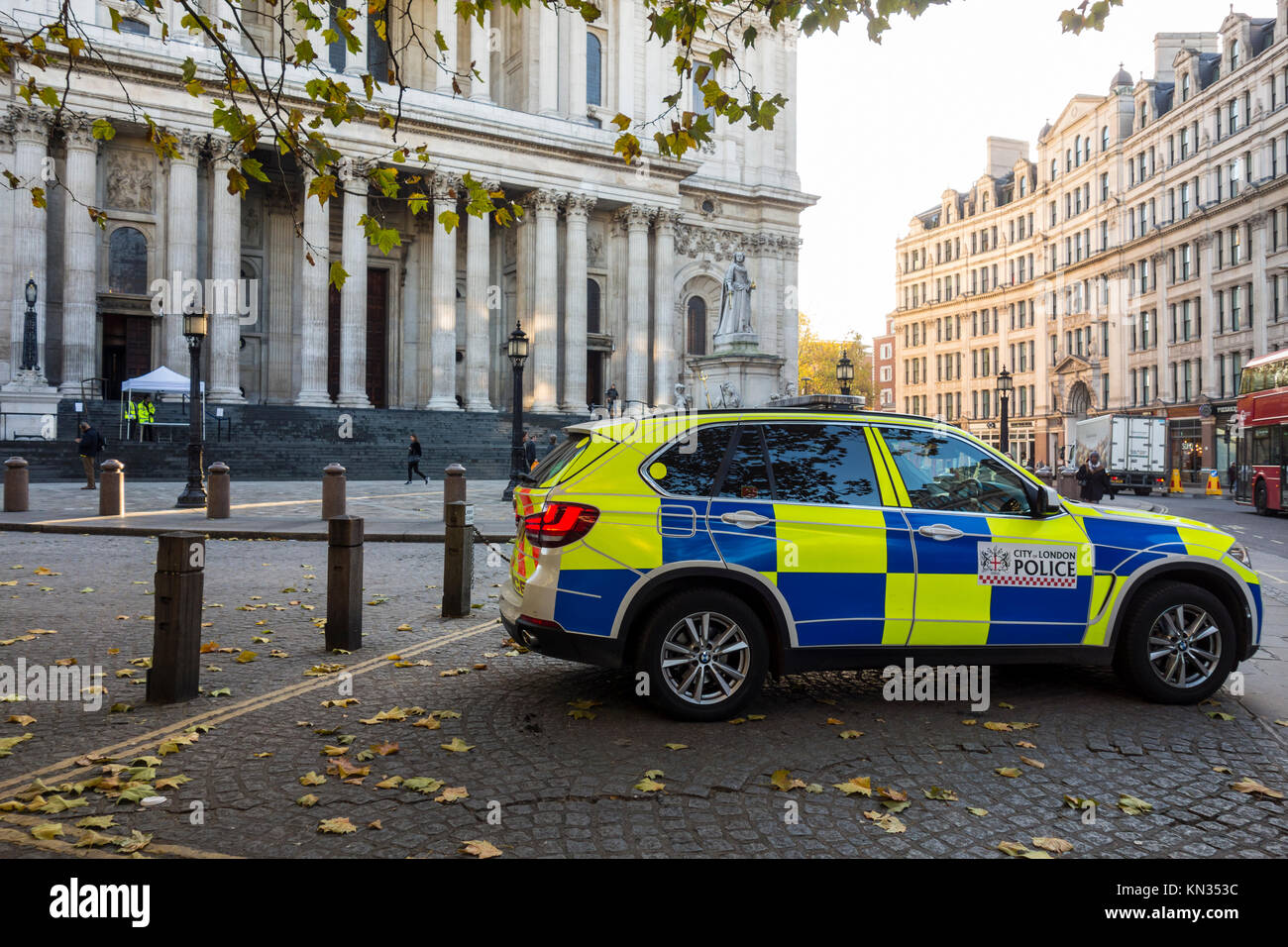 City of London police vehicle parked in St Paul's Churchyard, London, UK Stock Photo