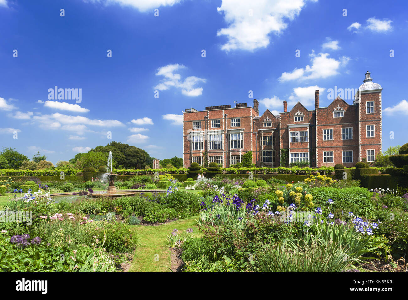 Hatfield House with garden, Hertfordshire, England Stock Photo Alamy