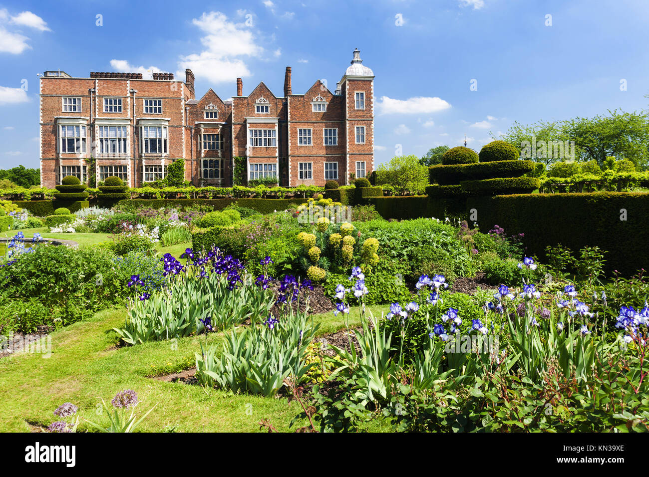 Hatfield House with garden, Hertfordshire, England Stock Photo Alamy