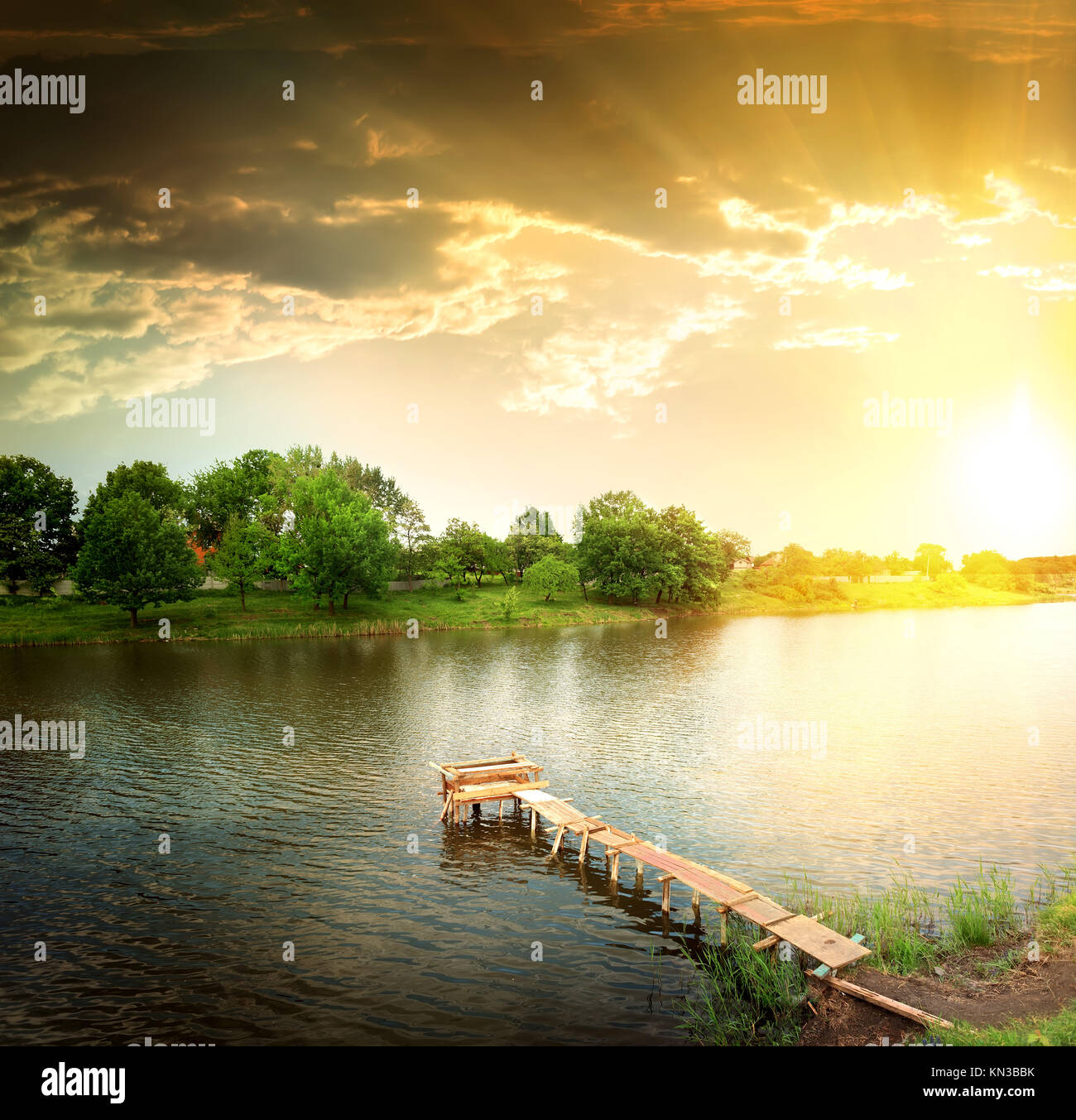 Wooden dock pier hi-res stock photography and images - Alamy