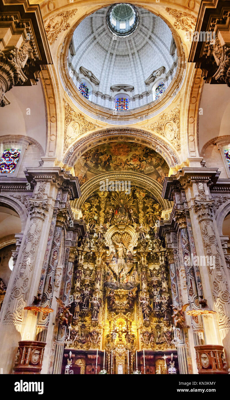 Basilica Dome Church of El Salvador, Iglesia de El Salvador, Andalusia, Seville Spain. Built in the 1700s. Second largest church in Seville Stock Photo - Alamy Basilica Dome Church of El Salvador, Iglesia de El Salvador, Andalusia, Seville Spain. Built in the 1700s. Second largest church in Seville Stock Photo - Alamy