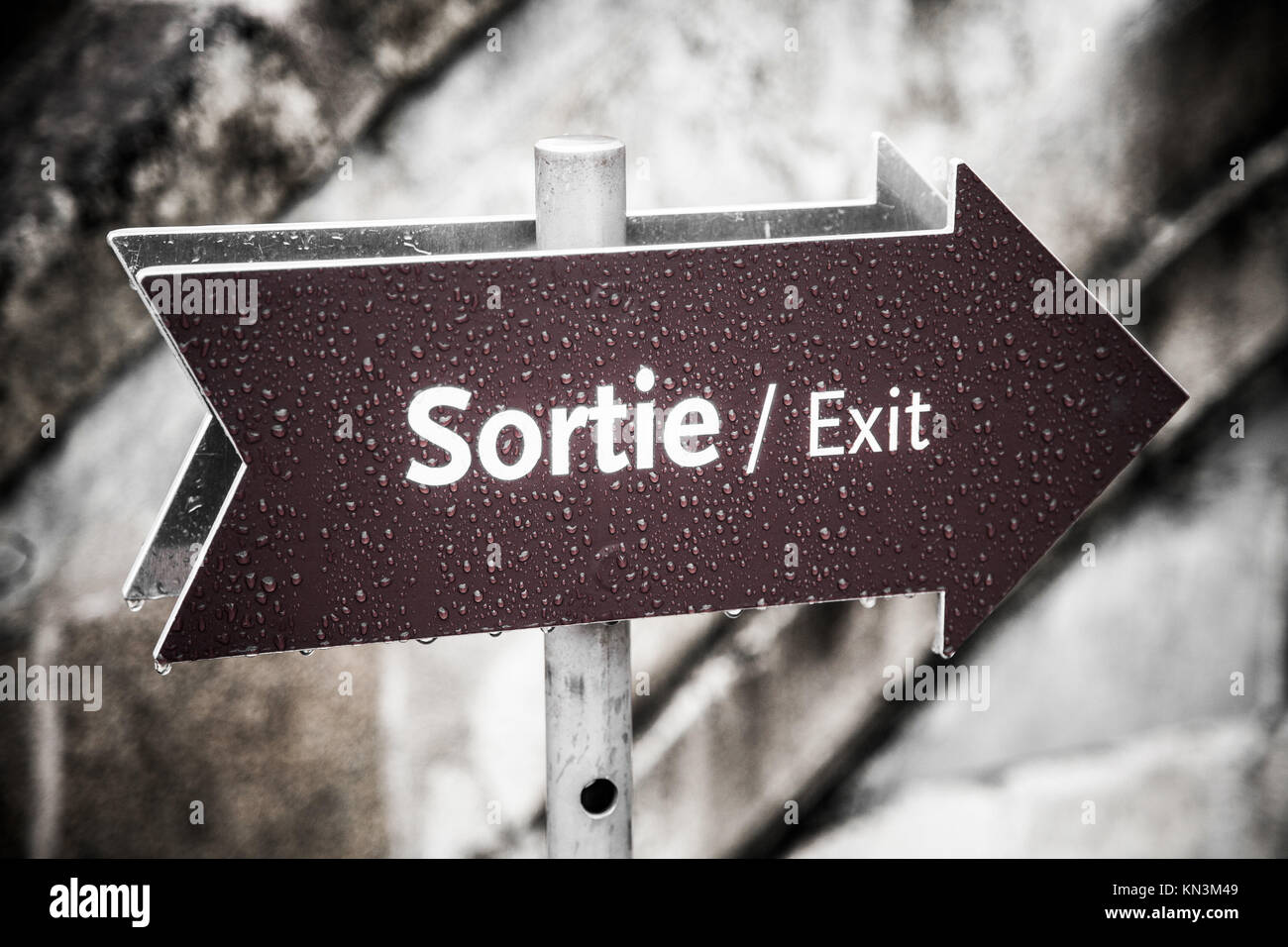 French Exit Sign High Resolution Stock Photography and Images Alamy