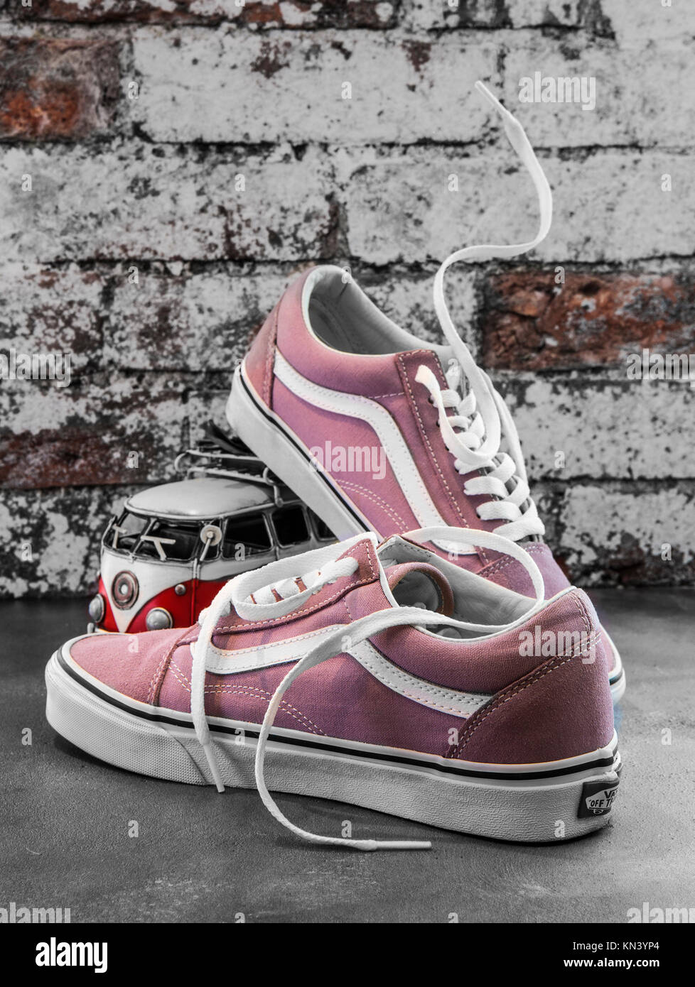 vans herringbone lace pink