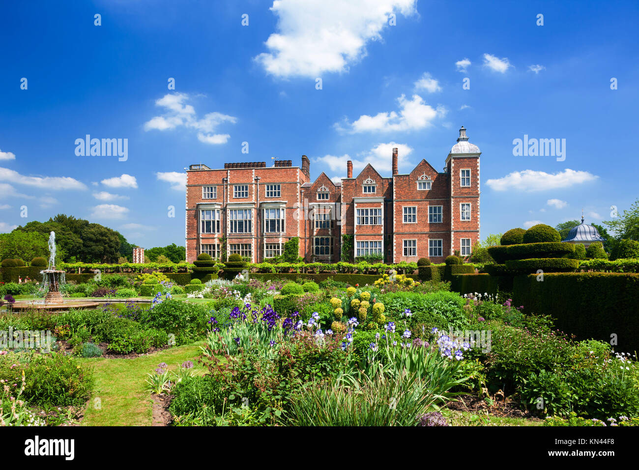 Hatfield House with garden, Hertfordshire, England Stock Photo Alamy