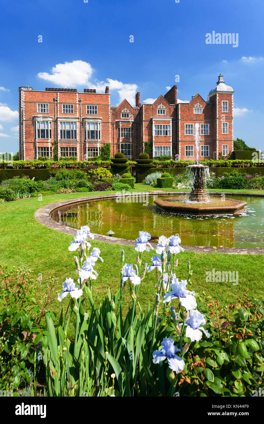 Hatfield House with garden, Hertfordshire, England Stock Photo Alamy