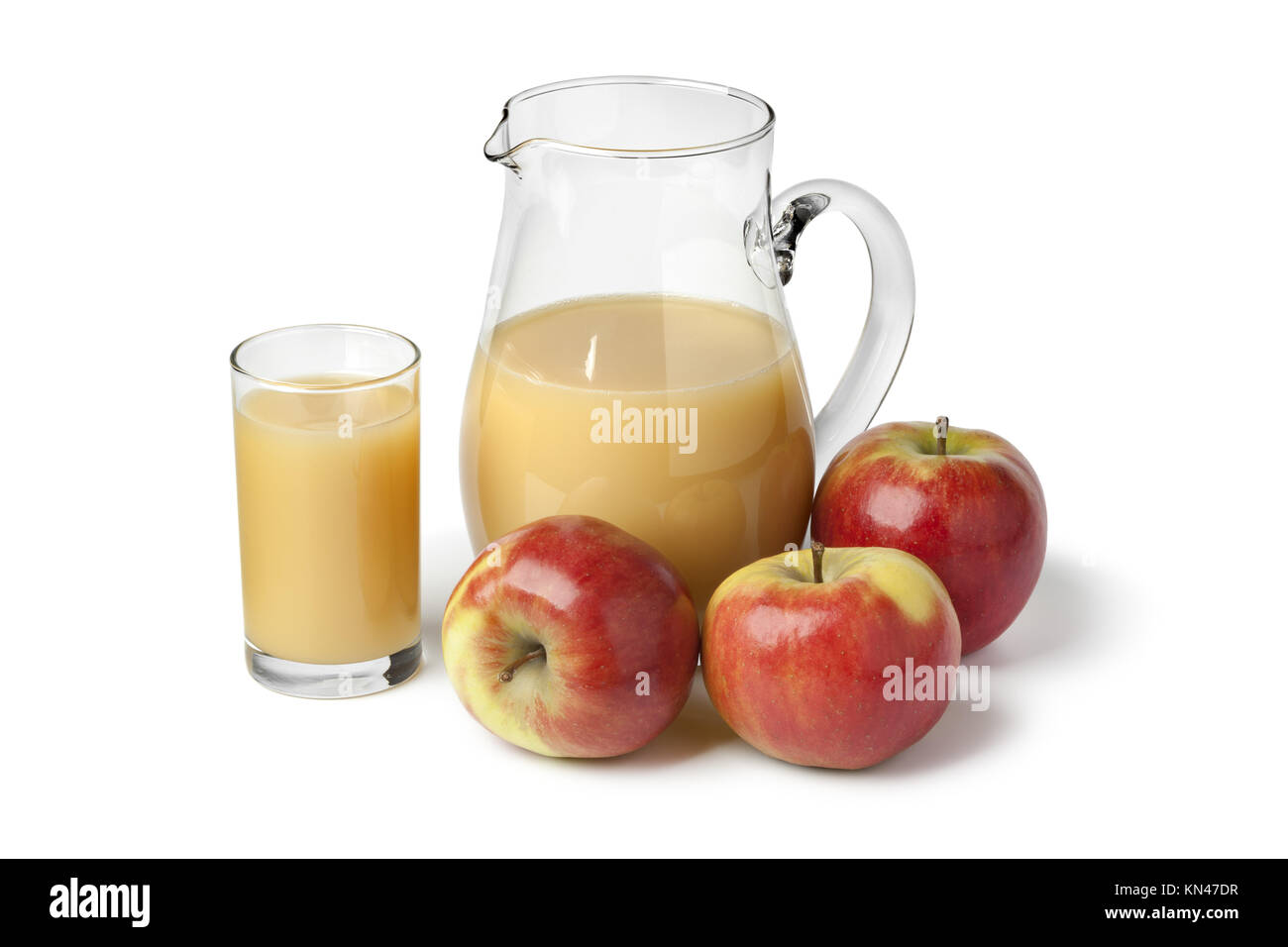 https://c8.alamy.com/comp/KN47DR/fresh-apple-juice-in-a-jar-on-white-background-KN47DR.jpg