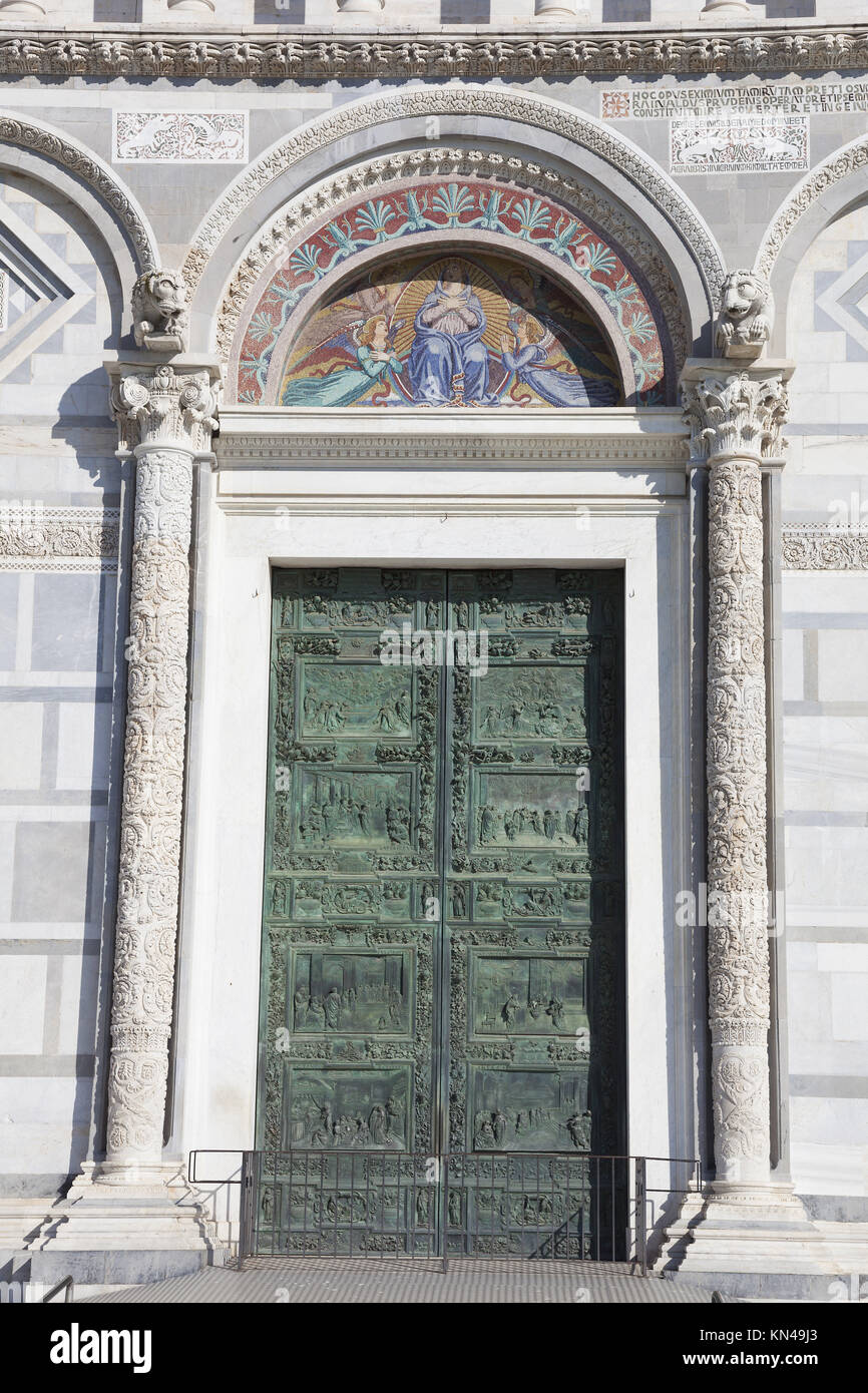 Door in the Cathedral of Pisa, Piazza dei Miracoli, Pisa, Tuscany, Italy. Stock Photo