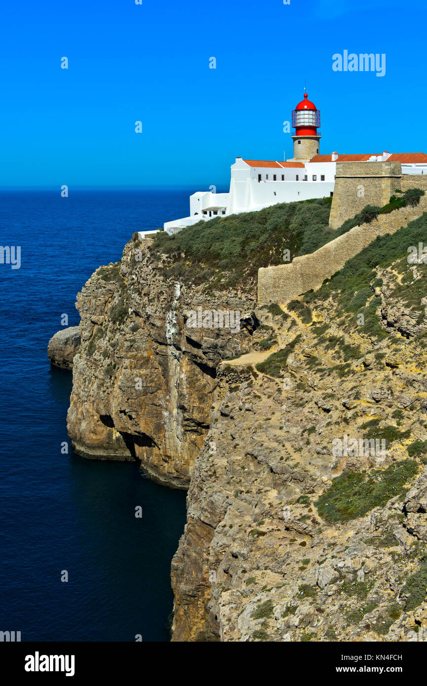 Lighthouse at Cape St. Vincent, Cabo de São Vicente, Sagres, Algarve,  Portugal Stock Photo - Alamy