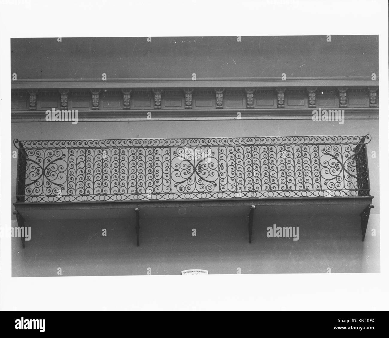 Balcony MET 69178 300 American, Balcony, 1800?1830, Wrought iron, 44 1/2 x 242 in. (113 x 614.7 cm). The Metropolitan Museum of Art, New York. Rogers Fund, 1917 (17.201) Stock Photo