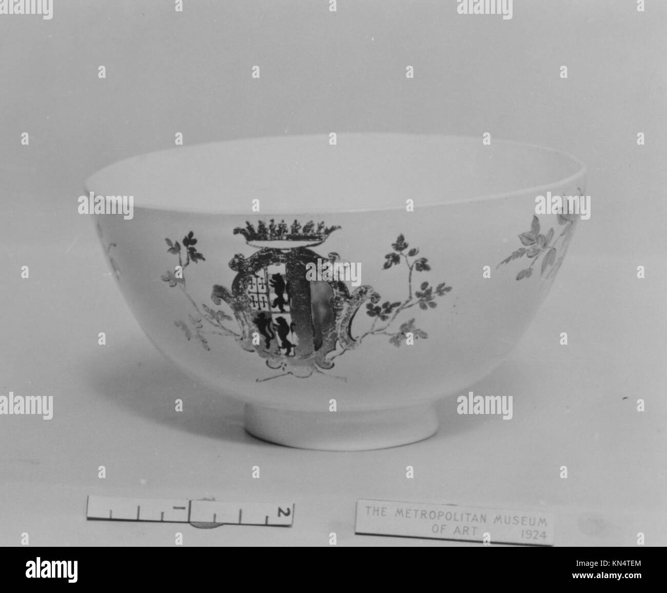 Bowl MET 58318 188997 probably Italian, Venice, Bowl, 18th century, Glass, H. 2 3/4 in.  (7.0 cm); Diam. 5 1/8 in. (13.0 cm.). The Metropolitan Museum of Art, New York. Rogers Fund, 1906 (06.355) Stock Photo