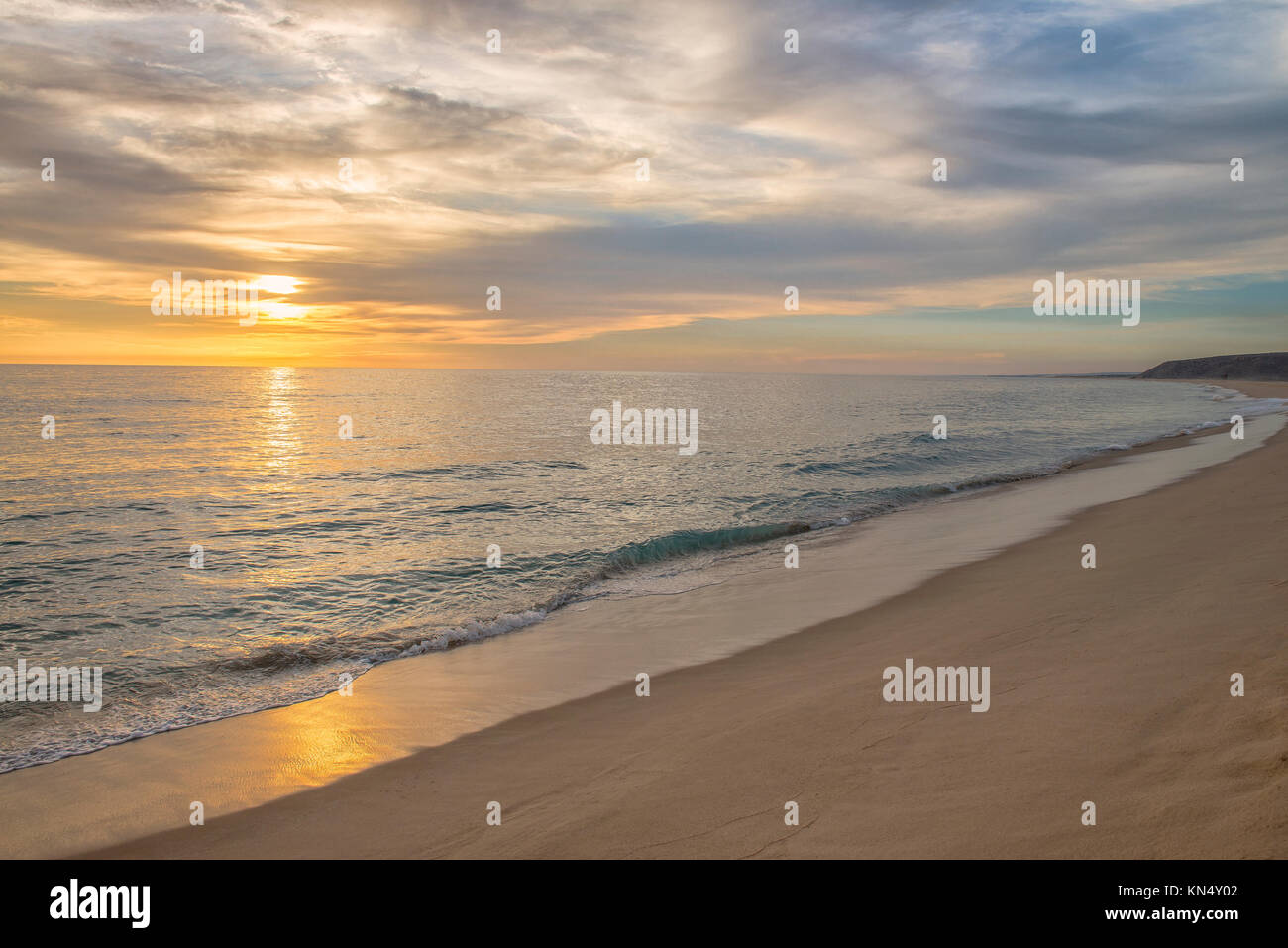 Atardecer pacifico hi-res stock photography and images - Alamy