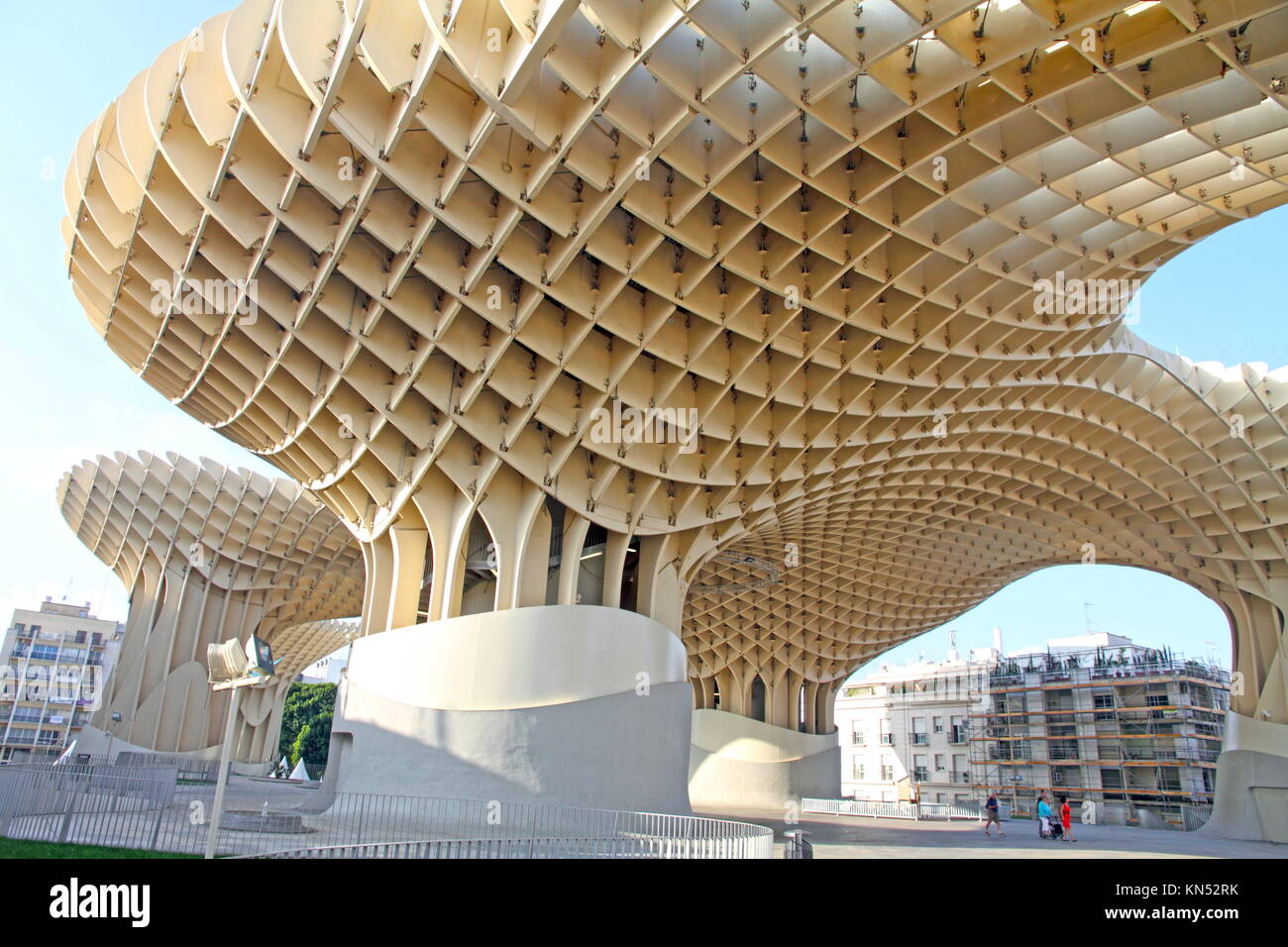 SEVILLE, SPAIN: The Metropol Parasol in Seville, Spain, by Jurgen Mayer H.  Architects, is the world´s largest wooden structure, nicknamed ´The Stock  Photo - Alamy