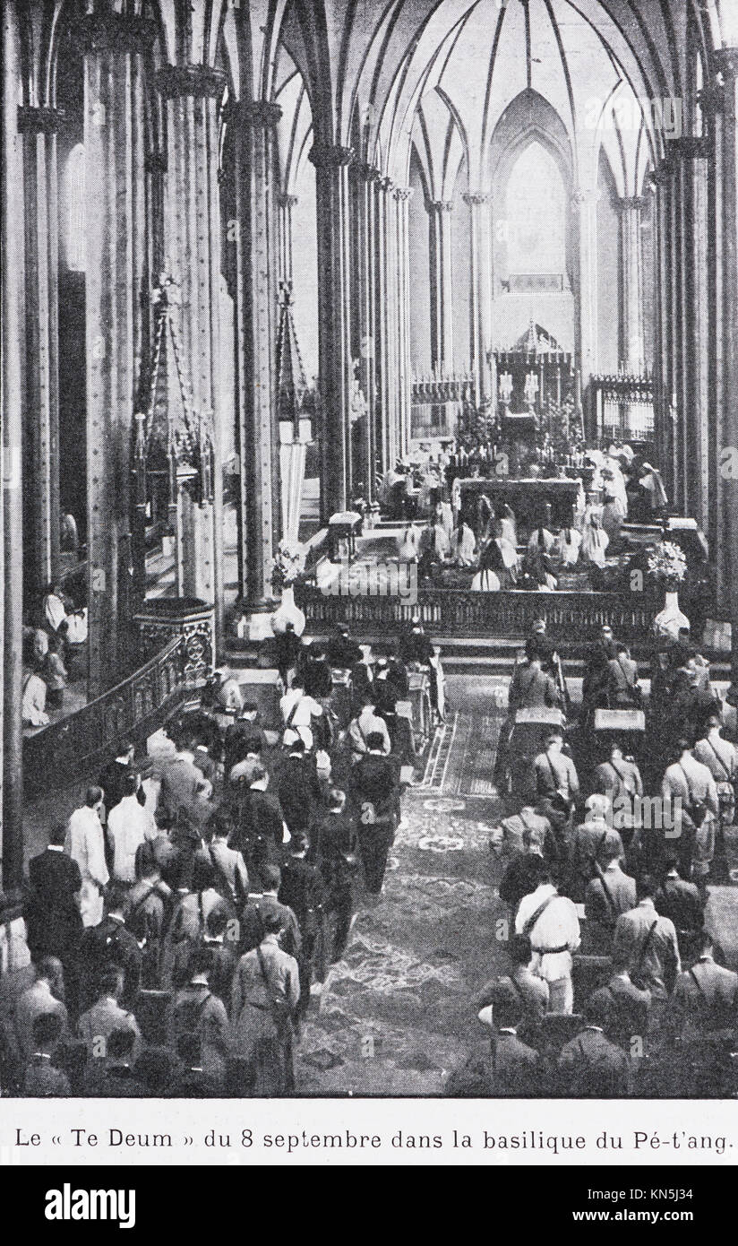 Beijing 1900, Te Deum in the Church of Saviour or Pe-Tang Cathedral, Picture from the French weekly newspaper l'Illustration, 10th November 1900 Stock Photo