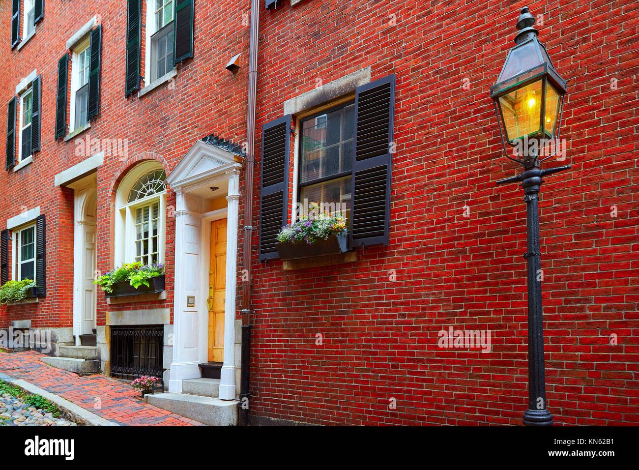 239P Beacon Hill Series - Post Copper Lantern - Lamps of Boston