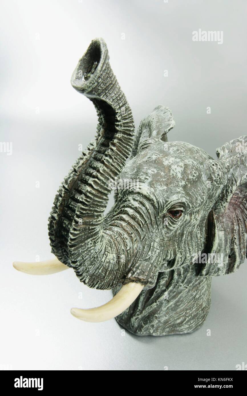 Elephant ornament hires stock photography and images Alamy