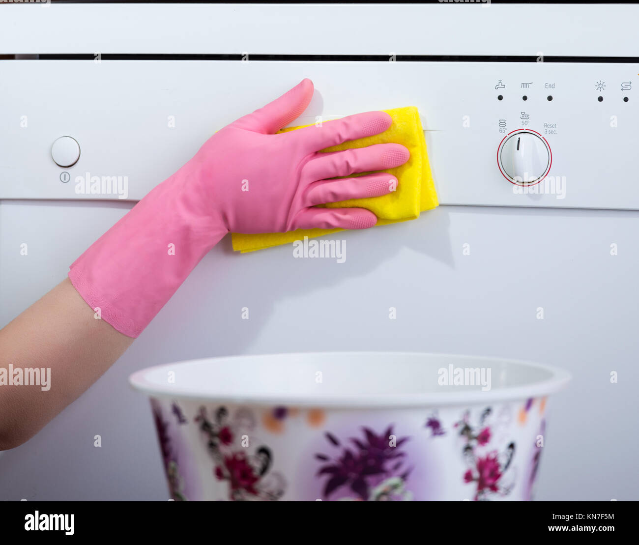 sponge dishwasher closeup Stock Photo Alamy