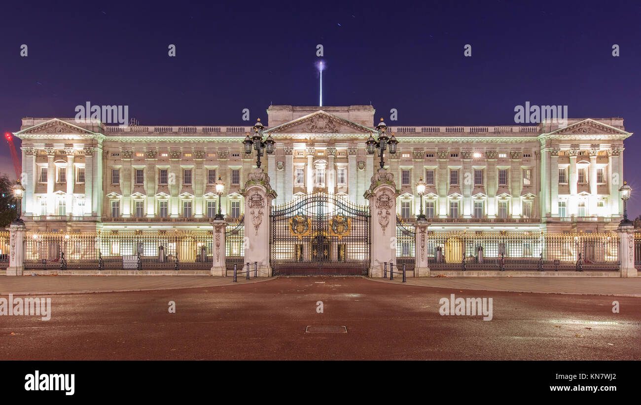 London, NOV 13: Night view of the famous Buckingham Palace on NOV 13, 2015 at London, United Kingdom Stock Photo