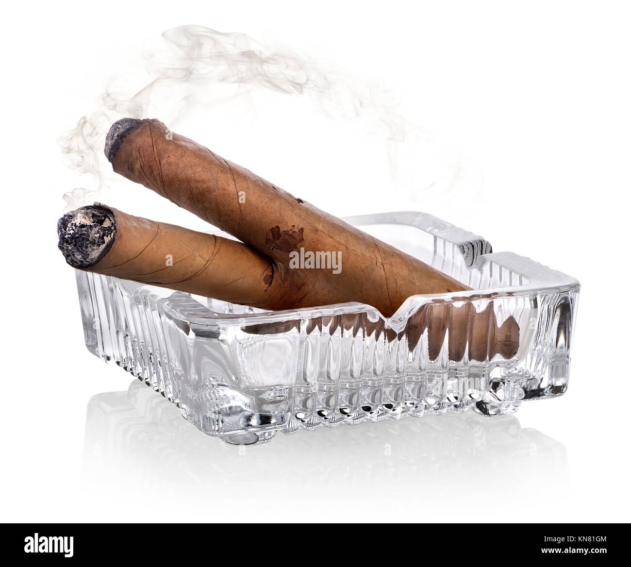 Ashtray and cigars hi-res stock photography and images - Alamy