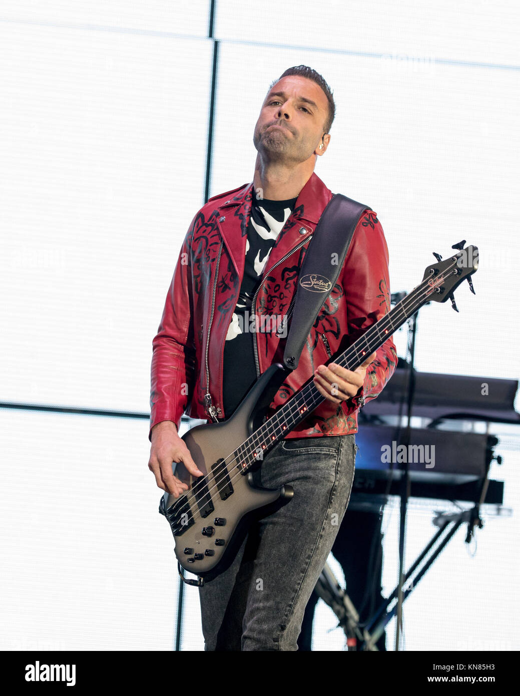 Muse chris wolstenholme hi-res stock photography and images - Alamy