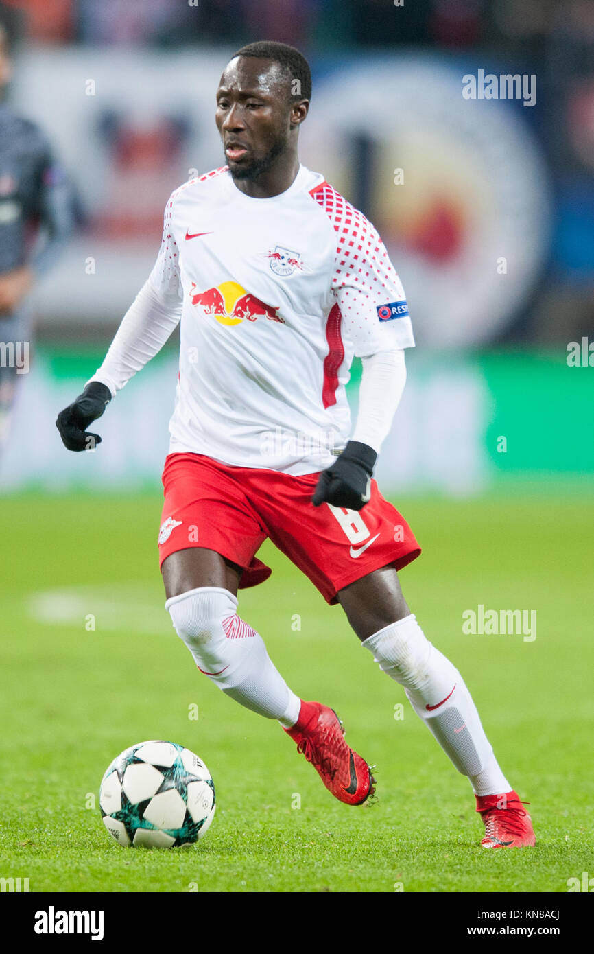 Leipzig, Deutschland. 06th Dec, 2017. Naby KEITA (L) with Ball,  Einzelaktion with Ball, Aktion, Fussball Champions League, Gruppenphase, 6. Spieltag, Gruppe G, RB Leipzig (L) - Besiktas Istanbul (BESIKTAS) 1:2 am  06.12.2017 in