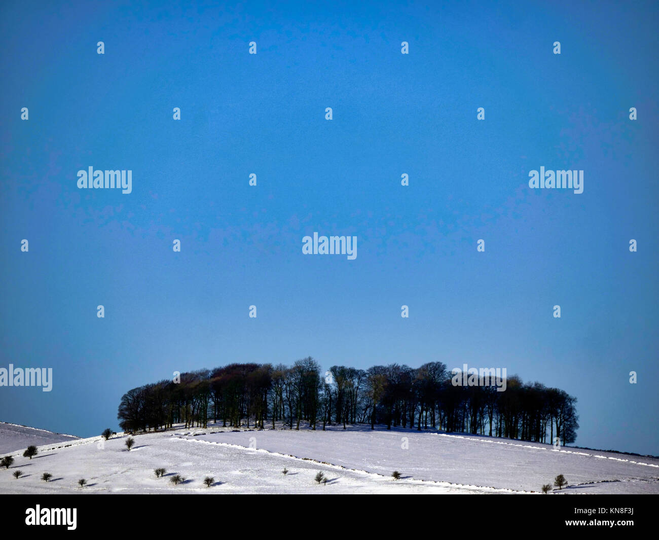 Ashbourne, Derbyshire, UK. 11th December, 2017. UK Weather: snow scenes on a cold bright day around the market town of Ashbourne Derbyshire in the Peak District National Park Credit: Doug Blane/Alamy Live News Stock Photo