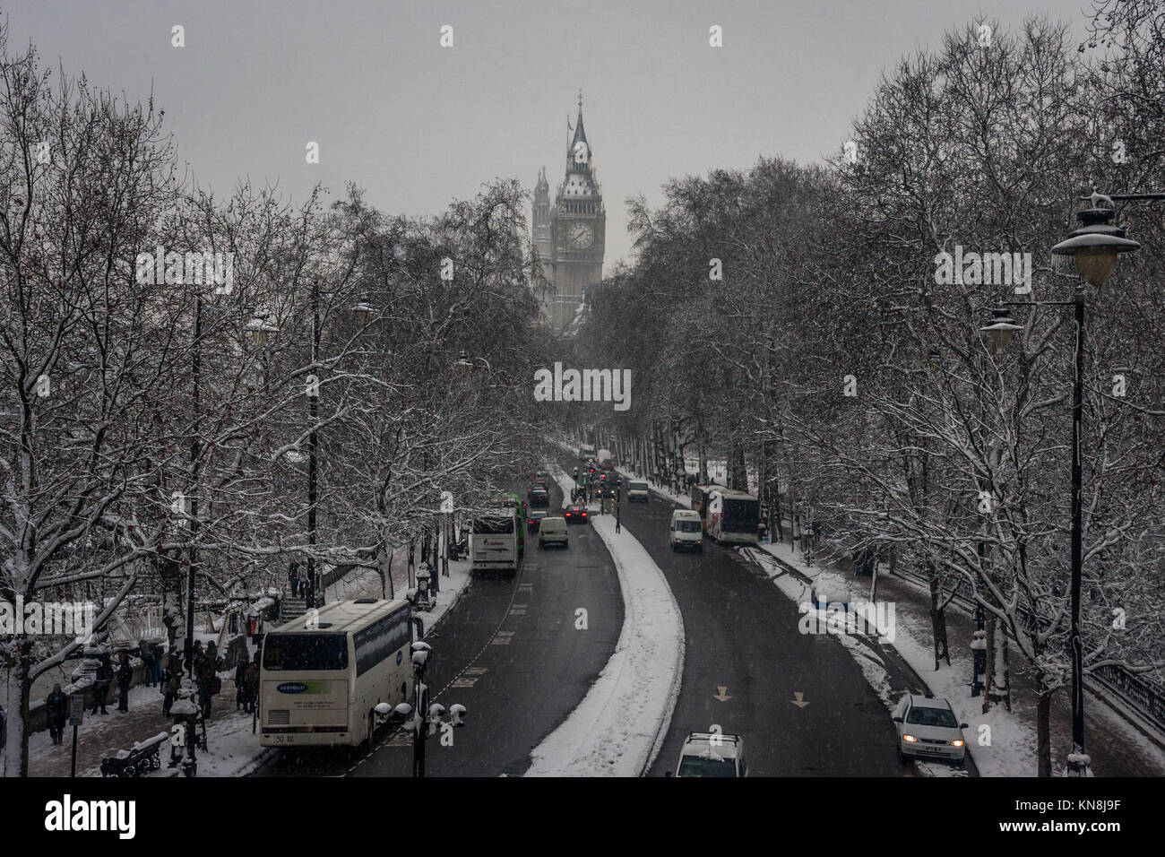 Snow on Westminster Stock Photo Alamy