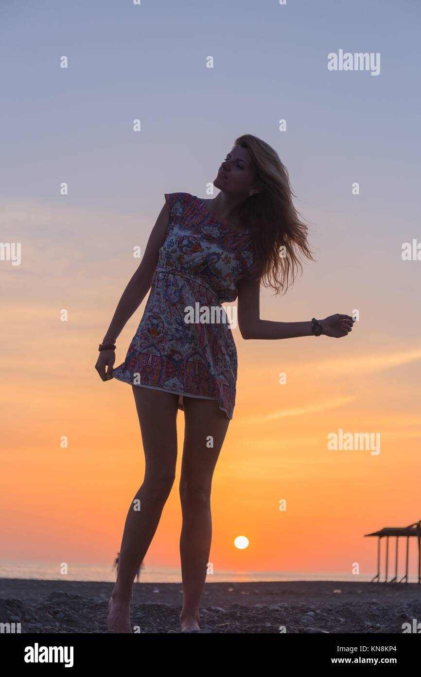 Beautiful woman at the beach hi-res stock photography and images - Alamy
