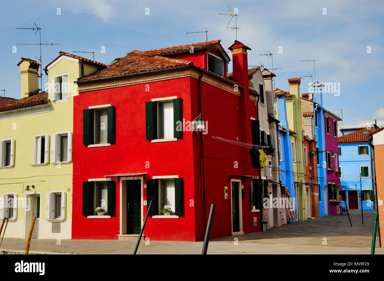 Brightly painted houses on Burano, Venice Stock Photo Alamy