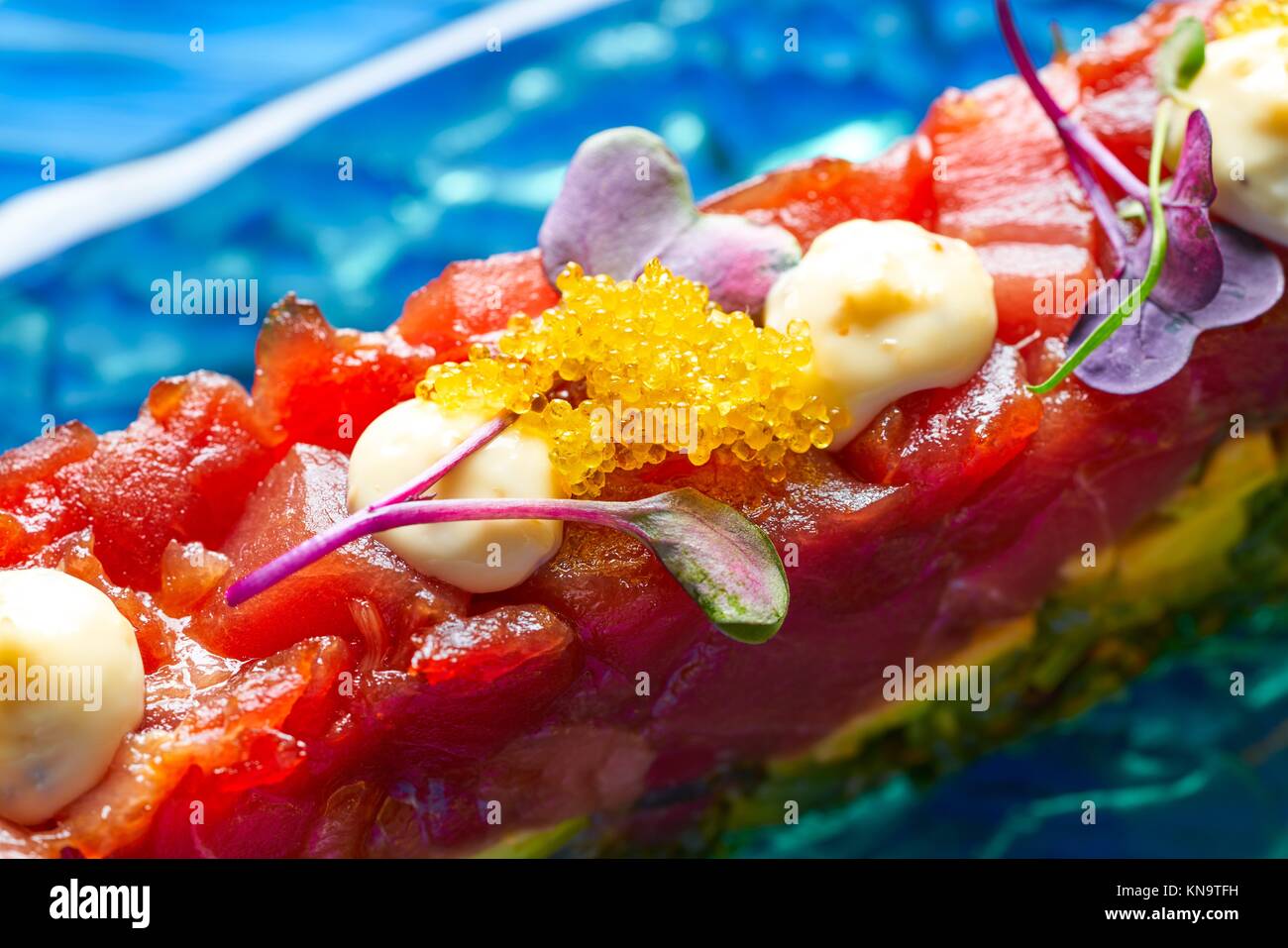 Tuna fish Tartare Tartar with wakame seaweed and soya Stock Photo Alamy