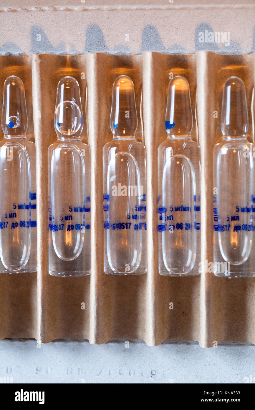 ampoules with medicine horizontal perspective view of many brown