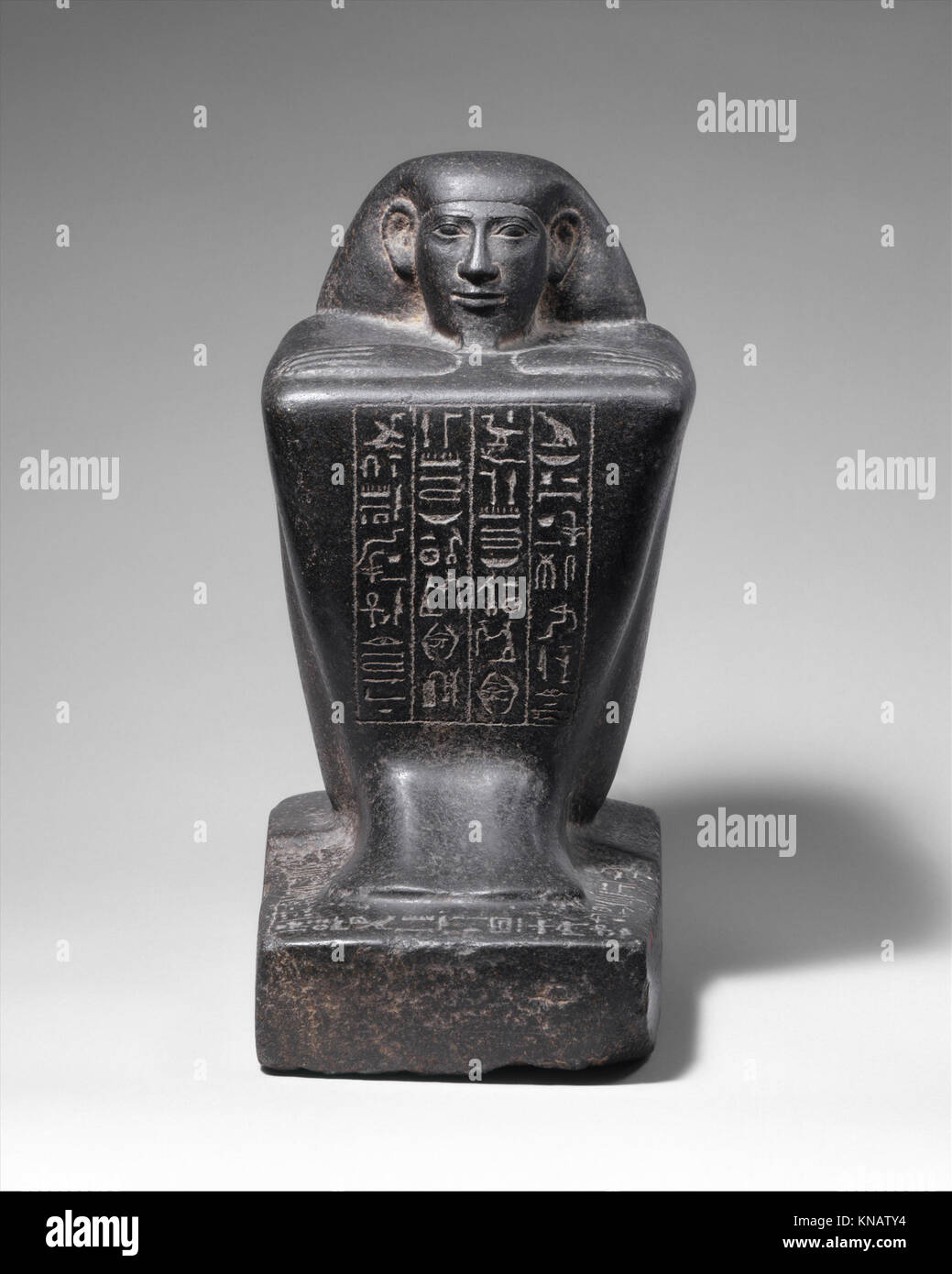 Block Statue of a Prophet of Montu and Scribe Djedkhonsuefankh, son of Khonsumes and Taat MET DT318224 Block Statue of a Prophet of Montu and Scribe Djedkhonsuefankh, son of Khonsumes and Taat MET DT318224 /547694 Stock Photo