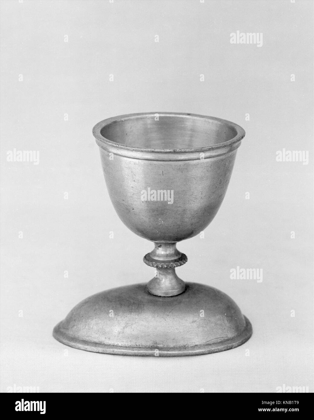 Egg cup MET 18430 189118 German, Egg cup, 18th century, Pewter, H. 2 1/2 in.  (6.4 cm); Diam. 1 3/8 in. (3.5 cm). The Metropolitan Museum of Art, New York. Rogers Fund, 1906 (06.825) Stock Photo