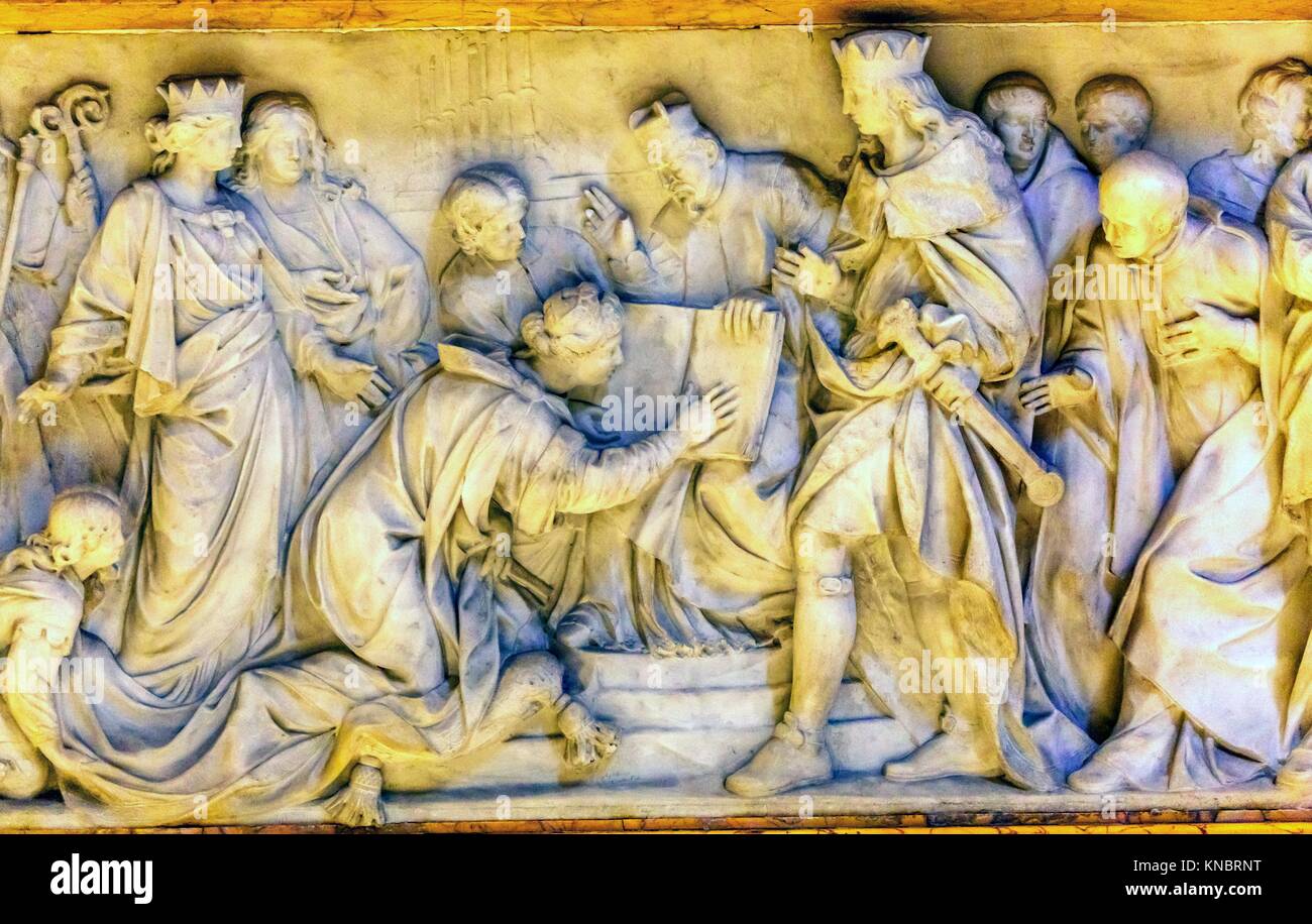 Kings Queens Reading Book Bible Sculpture Statue Saint Peter's Basilica