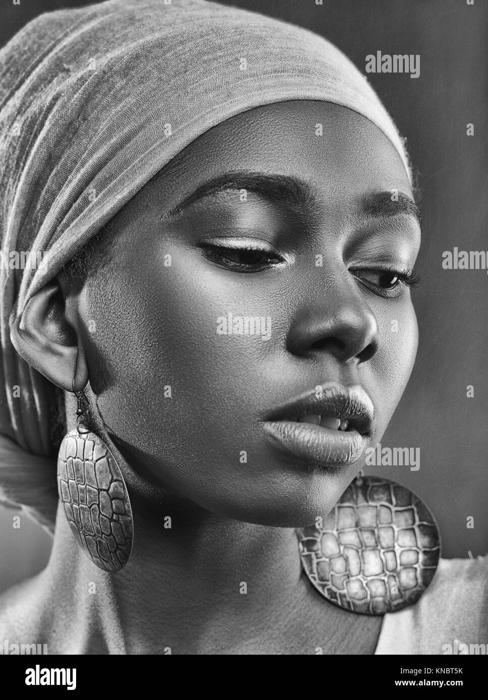 African woman hi-res stock photography and images - Alamy