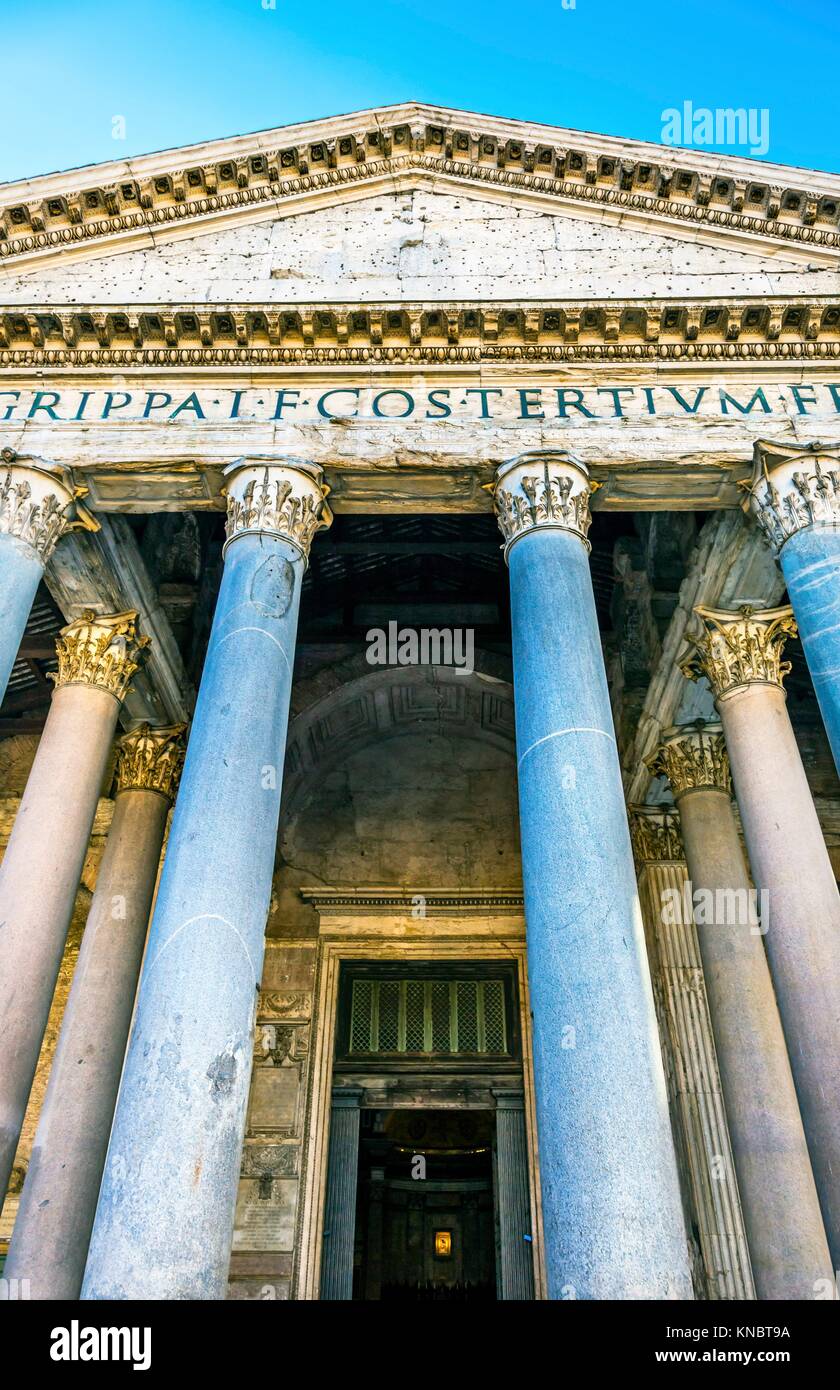 Entrance Pillars Stock Photos & Entrance Pillars Stock Images Alamy