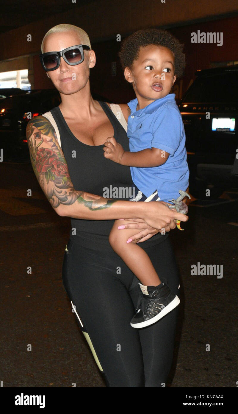 Los Angeles Ca July 03 Amber Rose Showers Her Son Sebastian
