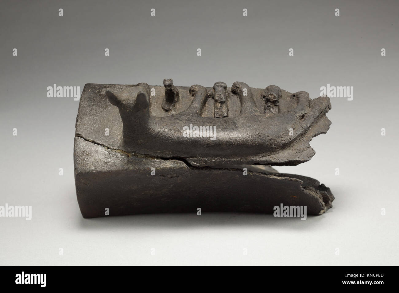 Illustrating egyptian practices of animal mummification hi-res stock ...